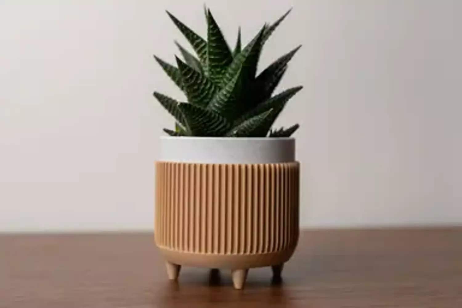 Planter with Legs - The Ellwood 2