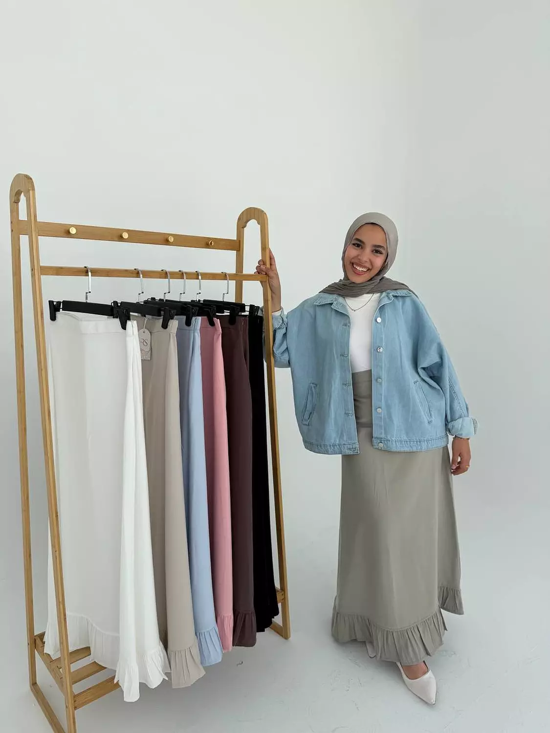 <h3 style="text-align: center"><span style="color: rgb(110, 89, 62)">THE FLARE SKIRT </span></h3>