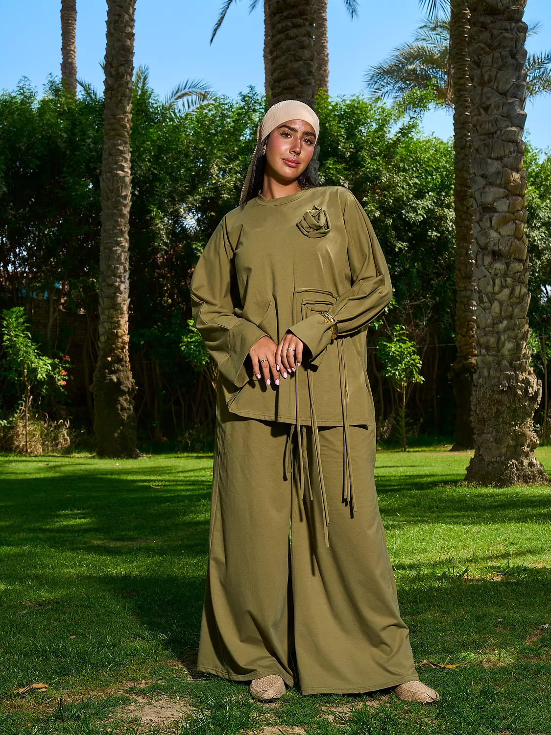 Worood Comfy Set with Pin - Olive image