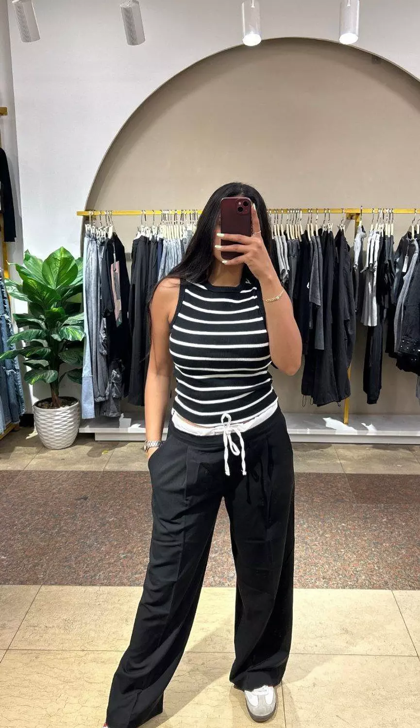 Sleeveless striped top 3