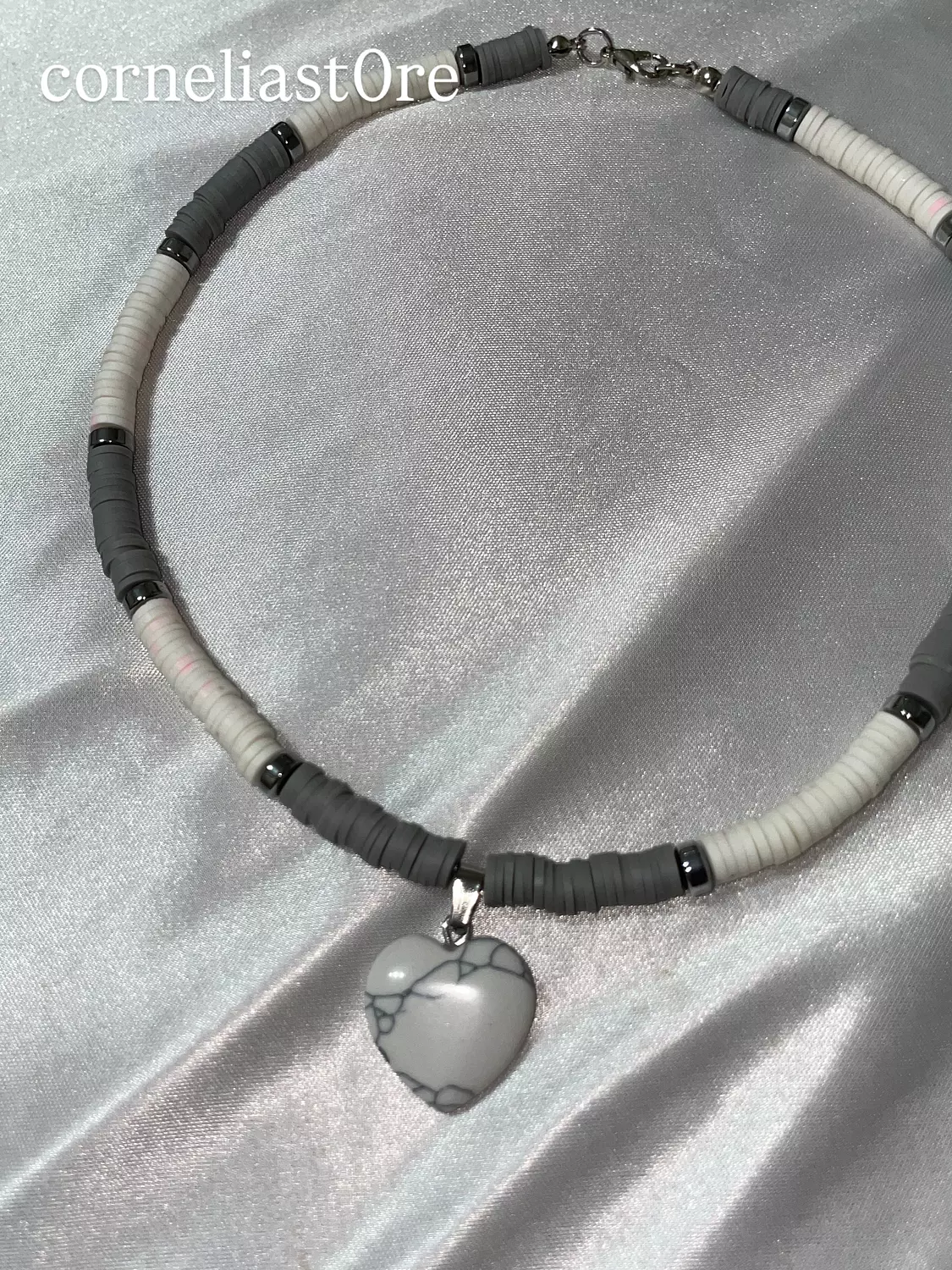 grey&white necklace  image