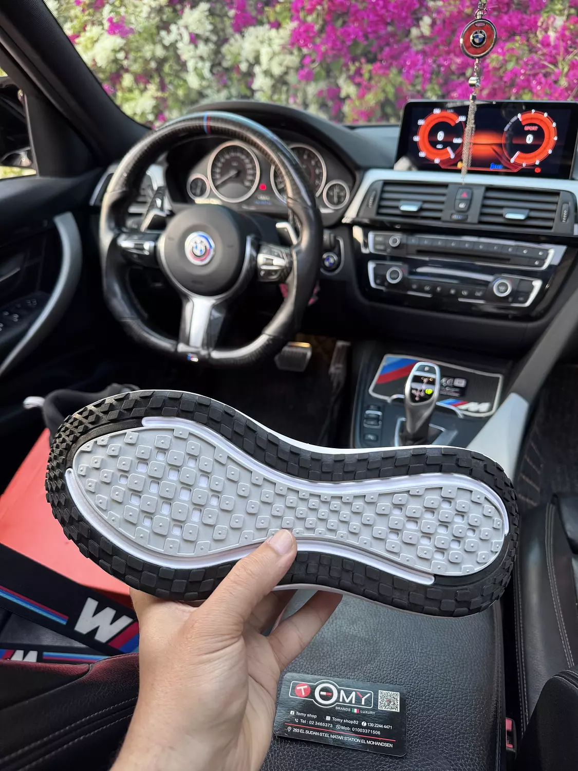 NIKE ZOOMX VOMERO PLUS 4