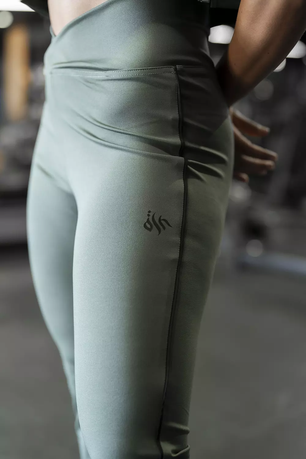 HURRA'S FLAIR PANTS IN OLIVE image