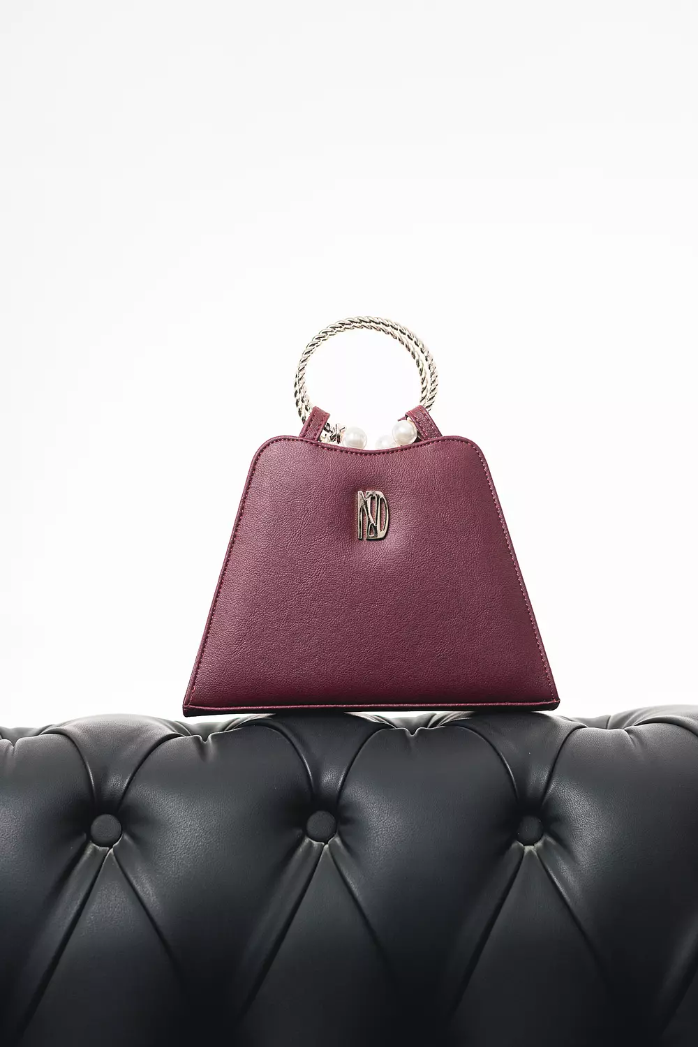 <p><span style="color: #000000ff">Burgundy Elite Aura</span></p>