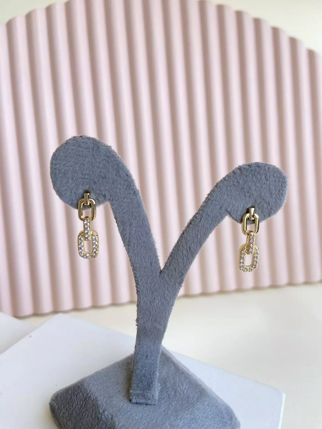 Gold charming earing image