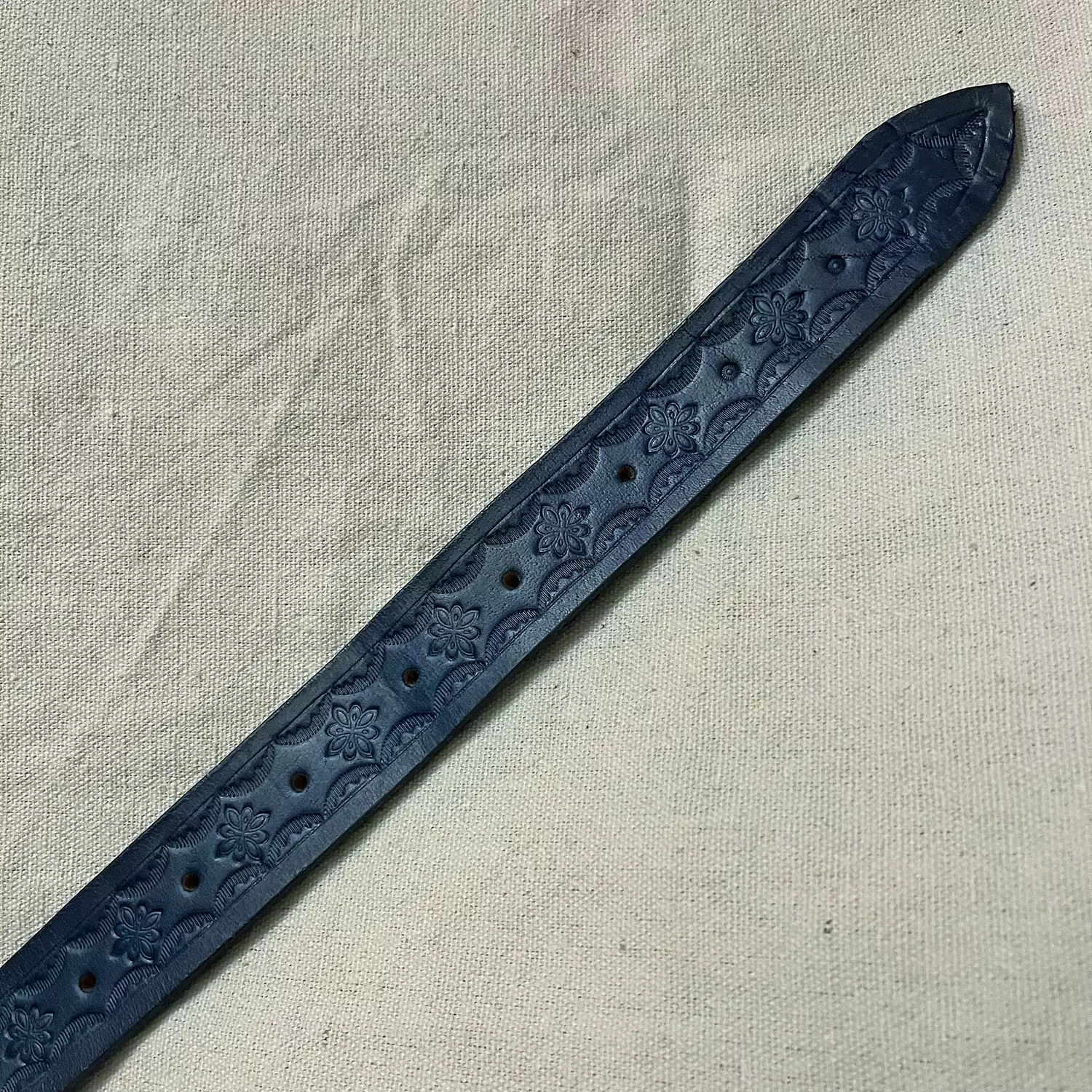 Tooled leather belt - Star flower 11