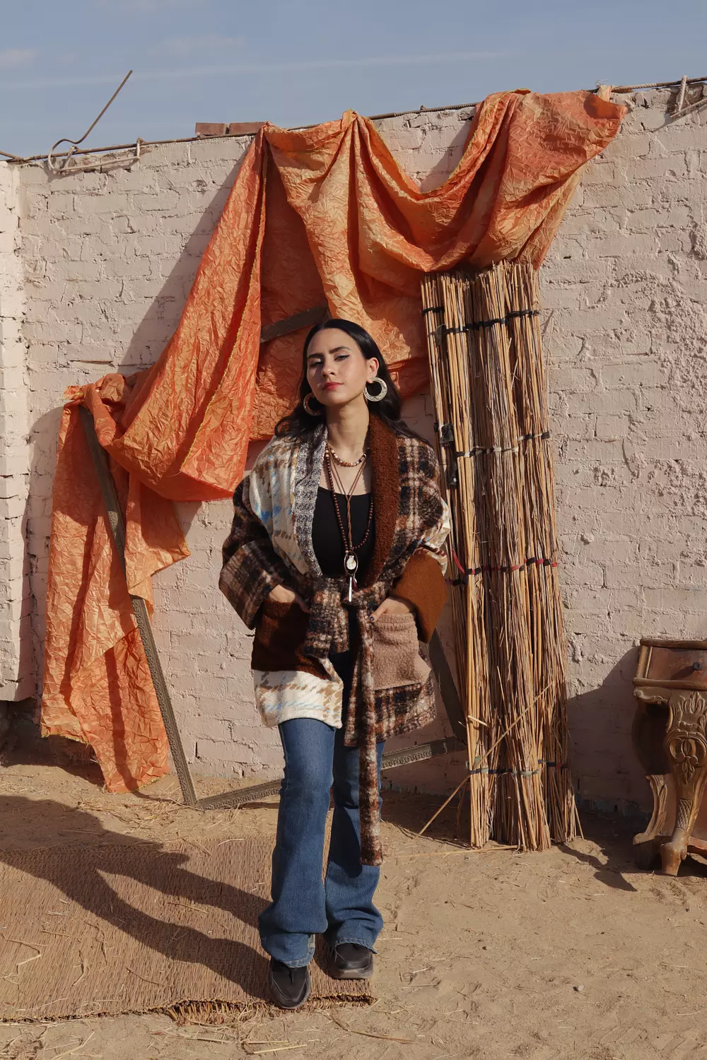 Gypsy threads in brown x beige image