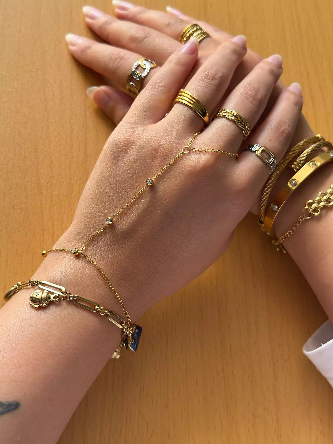 Glamours Handchain  2