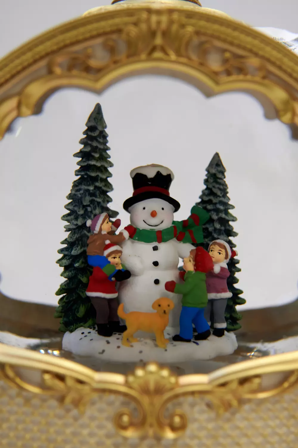 Vintage Carriage Snow Globe – Musical 3
