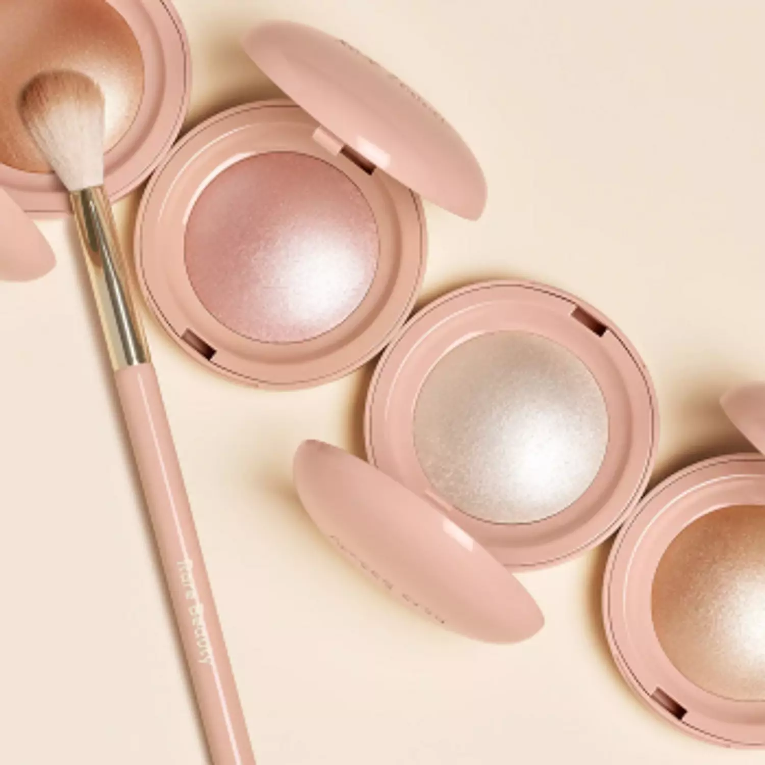 Rare Beauty by Selena Gomez Positive Light Silky  Touch Highlighter shade : Exhilarate - champagne gold 8
