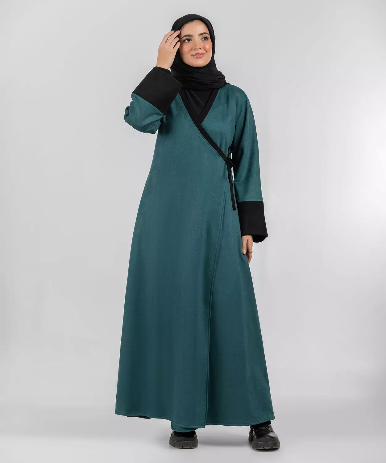 Wrap-Abaya-Pine hover image