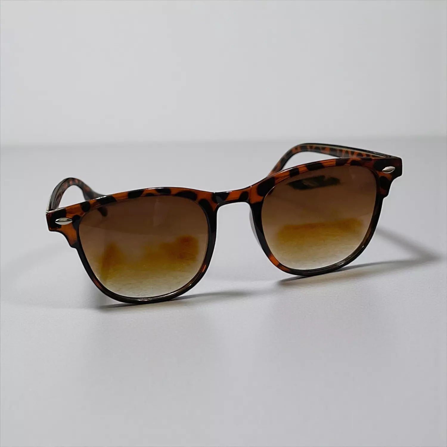 Vintage Style Brown Gradient Sunglasses image