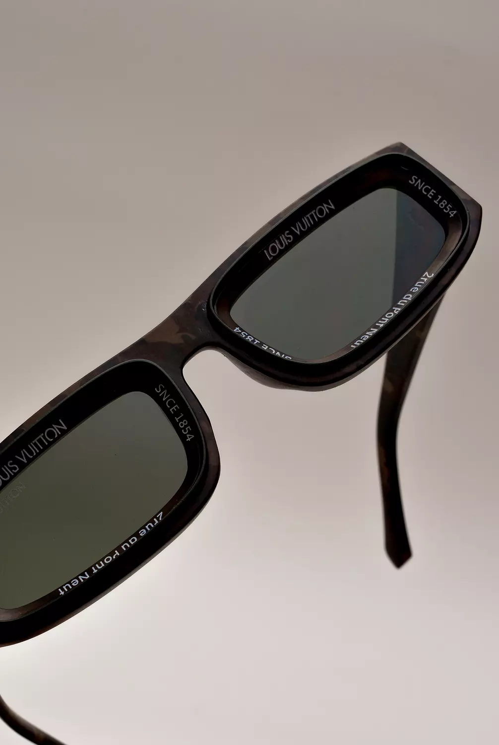 LV sunglasses ar image