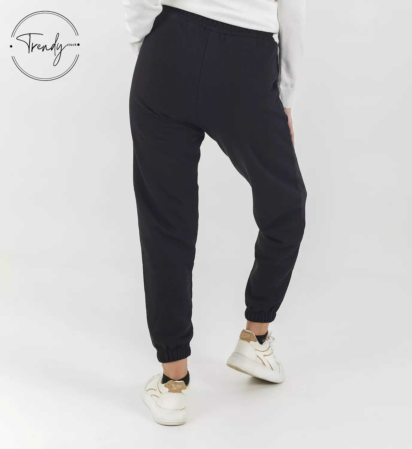 Plain Sweatpants with closed leg 1