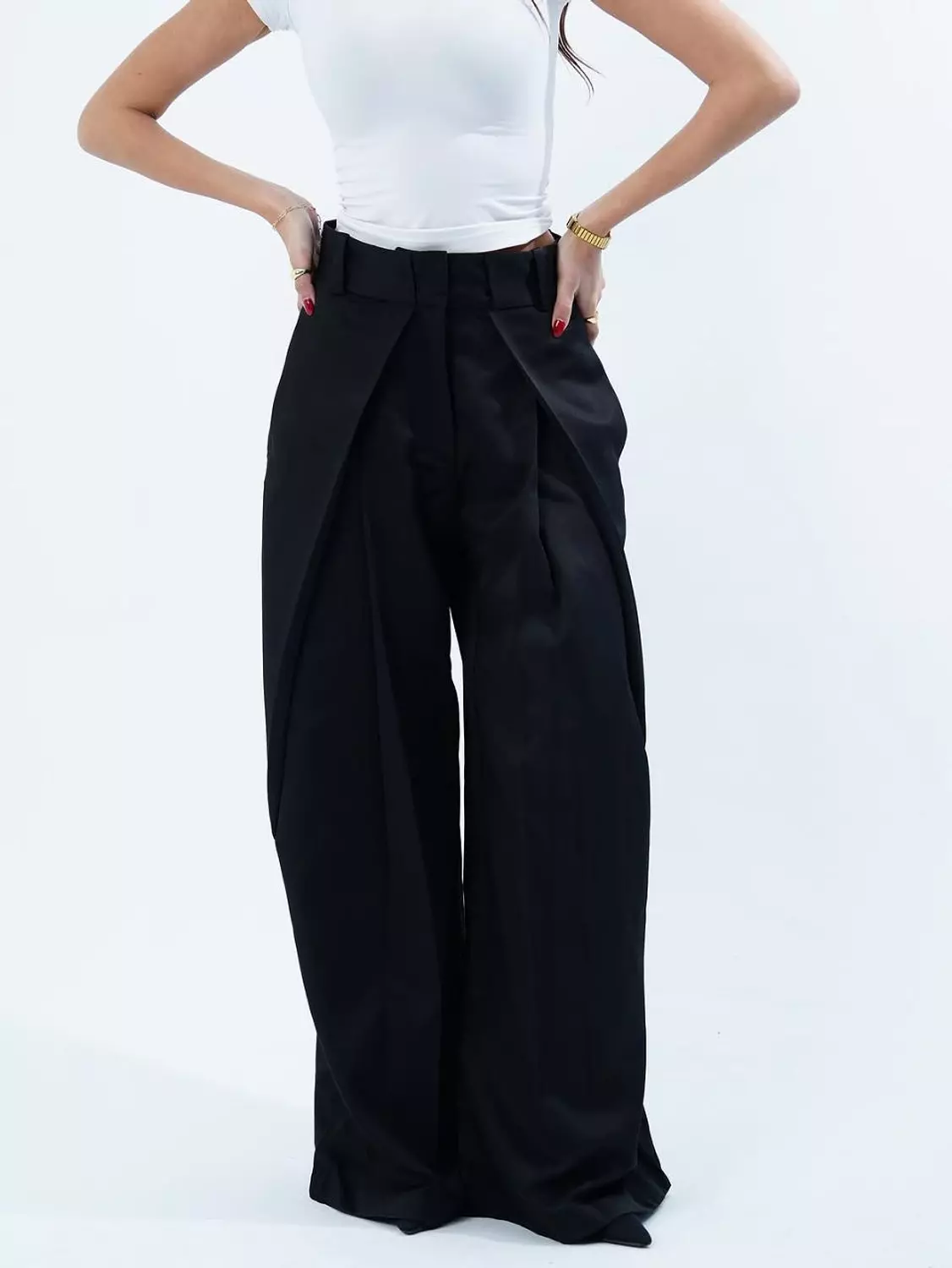 <p style="text-align: start">Formal pants</p>