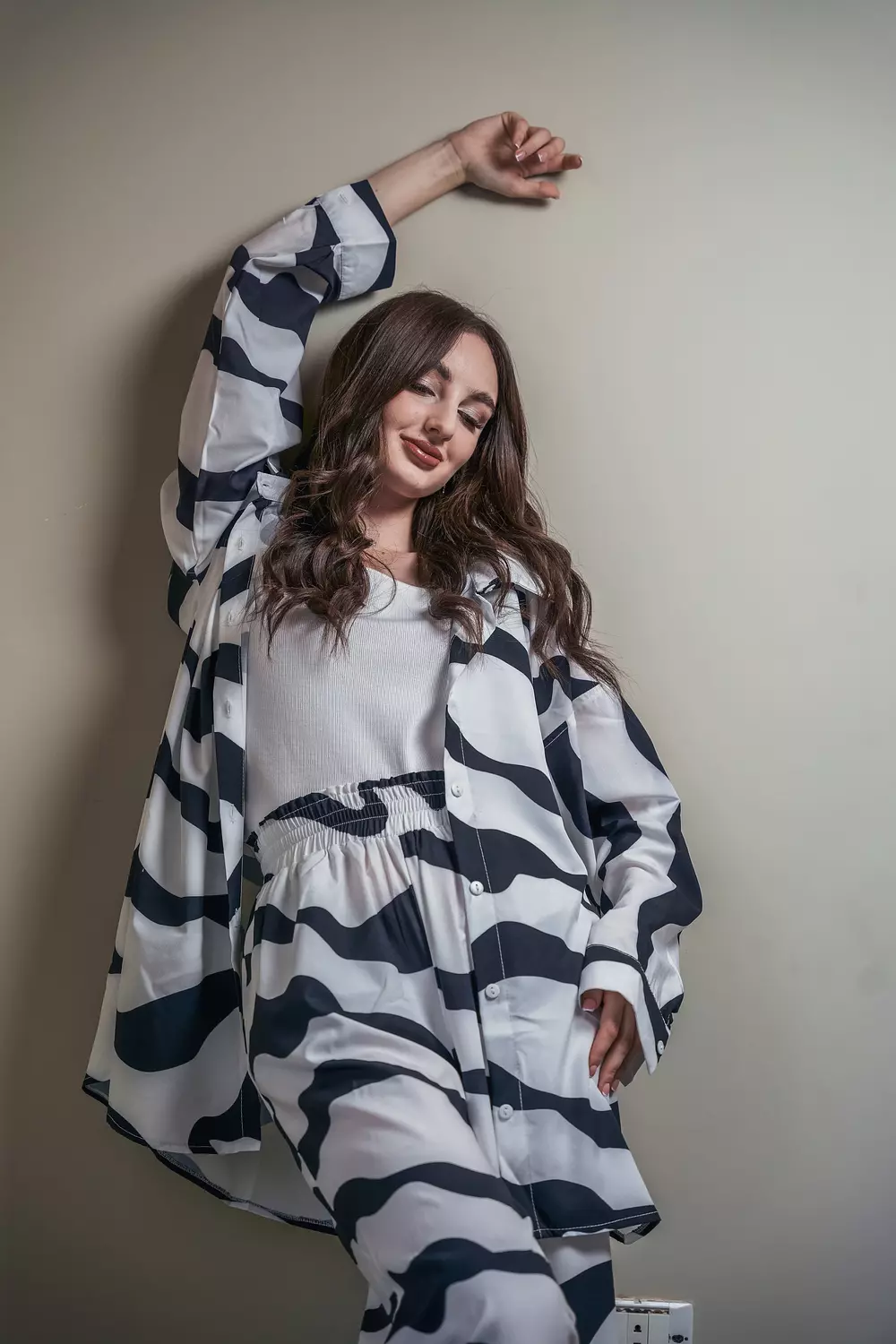 2-piece set  Pants, jacket - Black and white Tiger  hover image