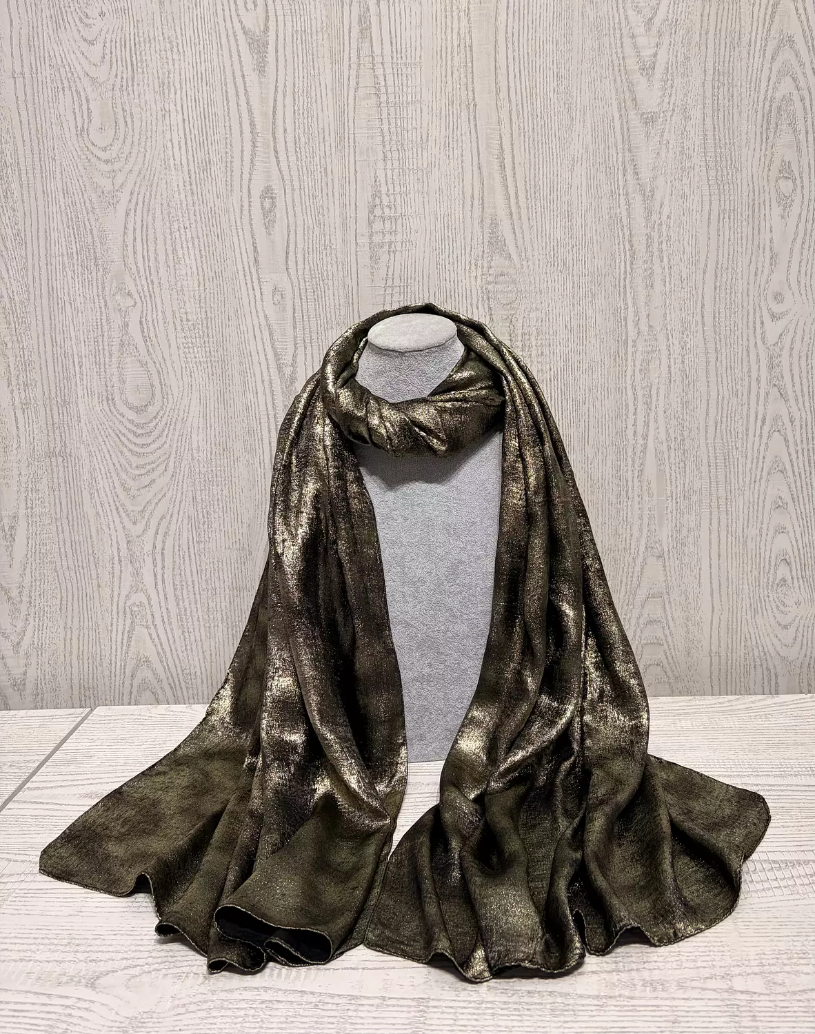 Scarf-Glamour-Black Gold image