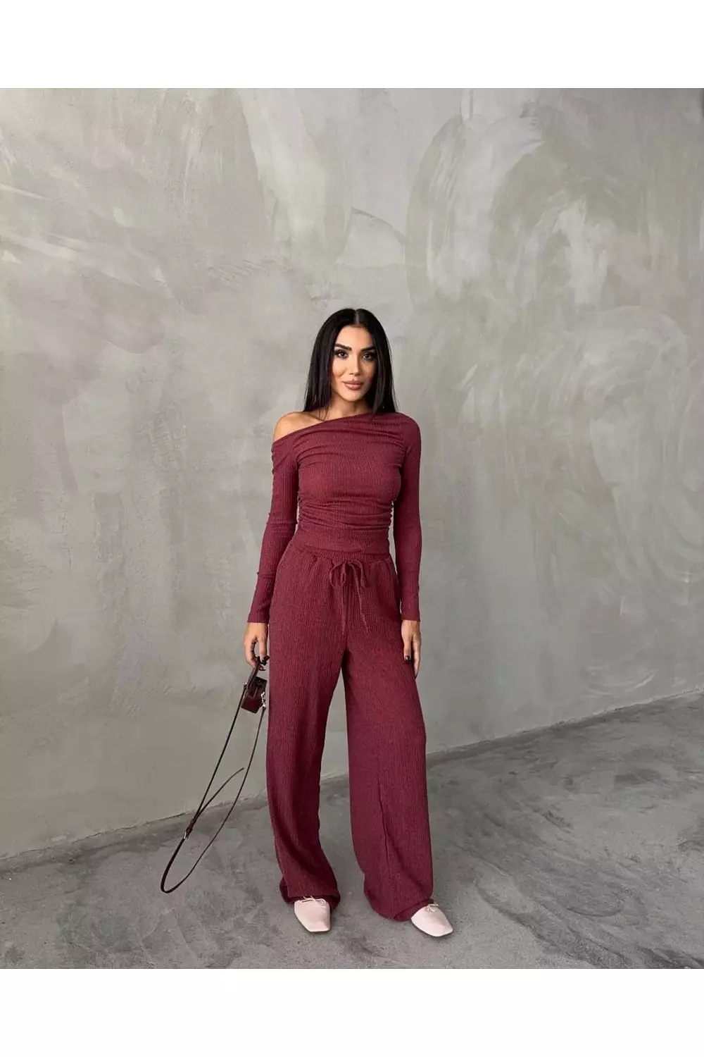 Crinkled Off-Shoulder Stretch Knit Set   2