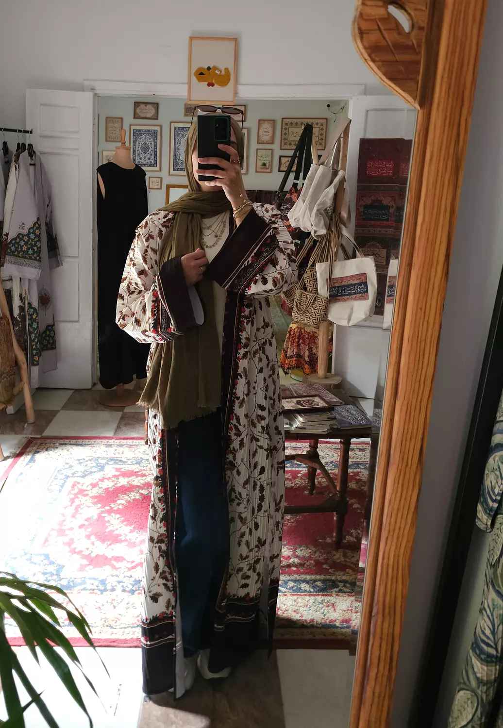 وعذلتُ أهل العشق حتى ذوقتهُ/كارديجان hover image