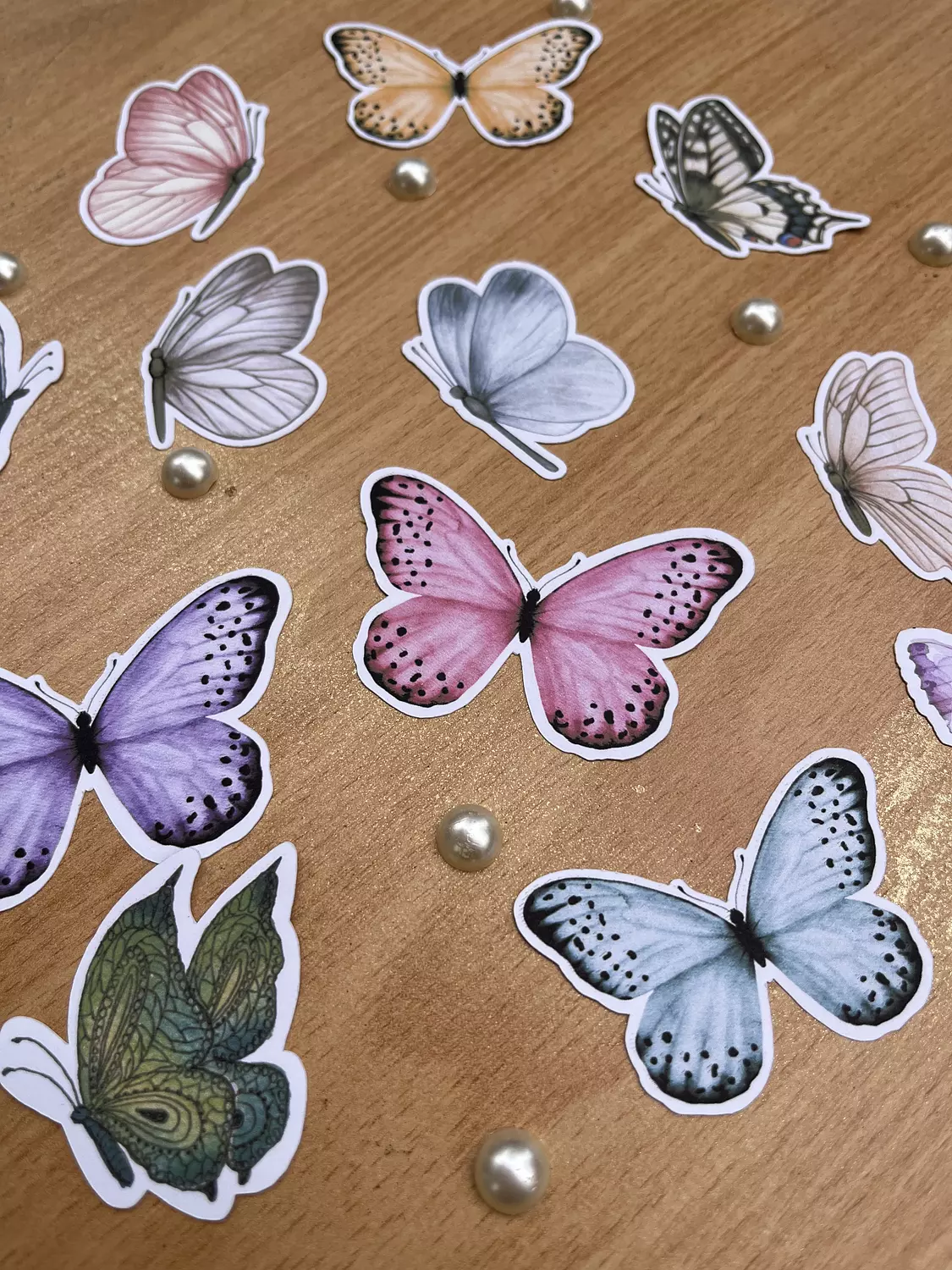 ستيكرات فراشات كبيرة image