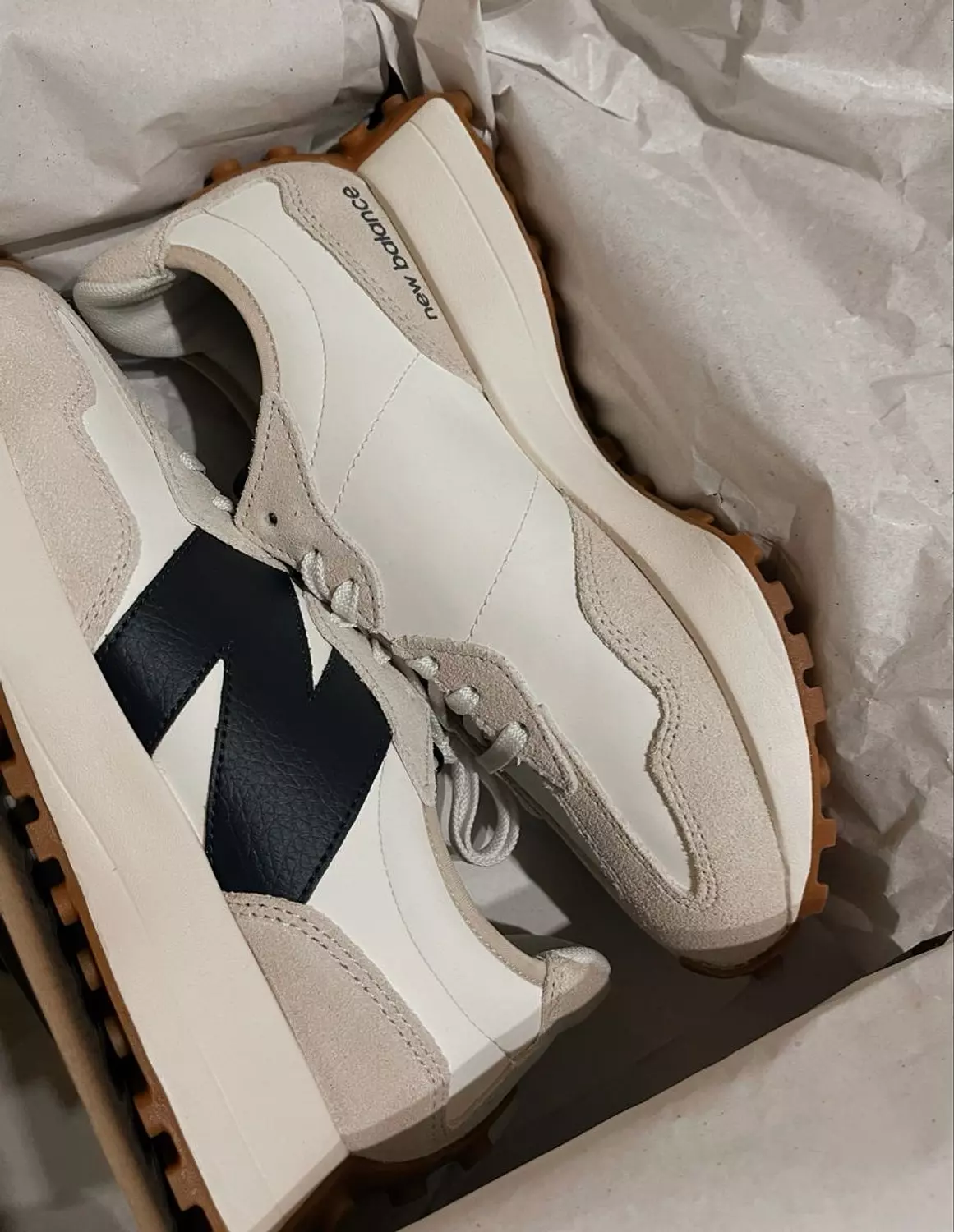 New Balance 327 hover image