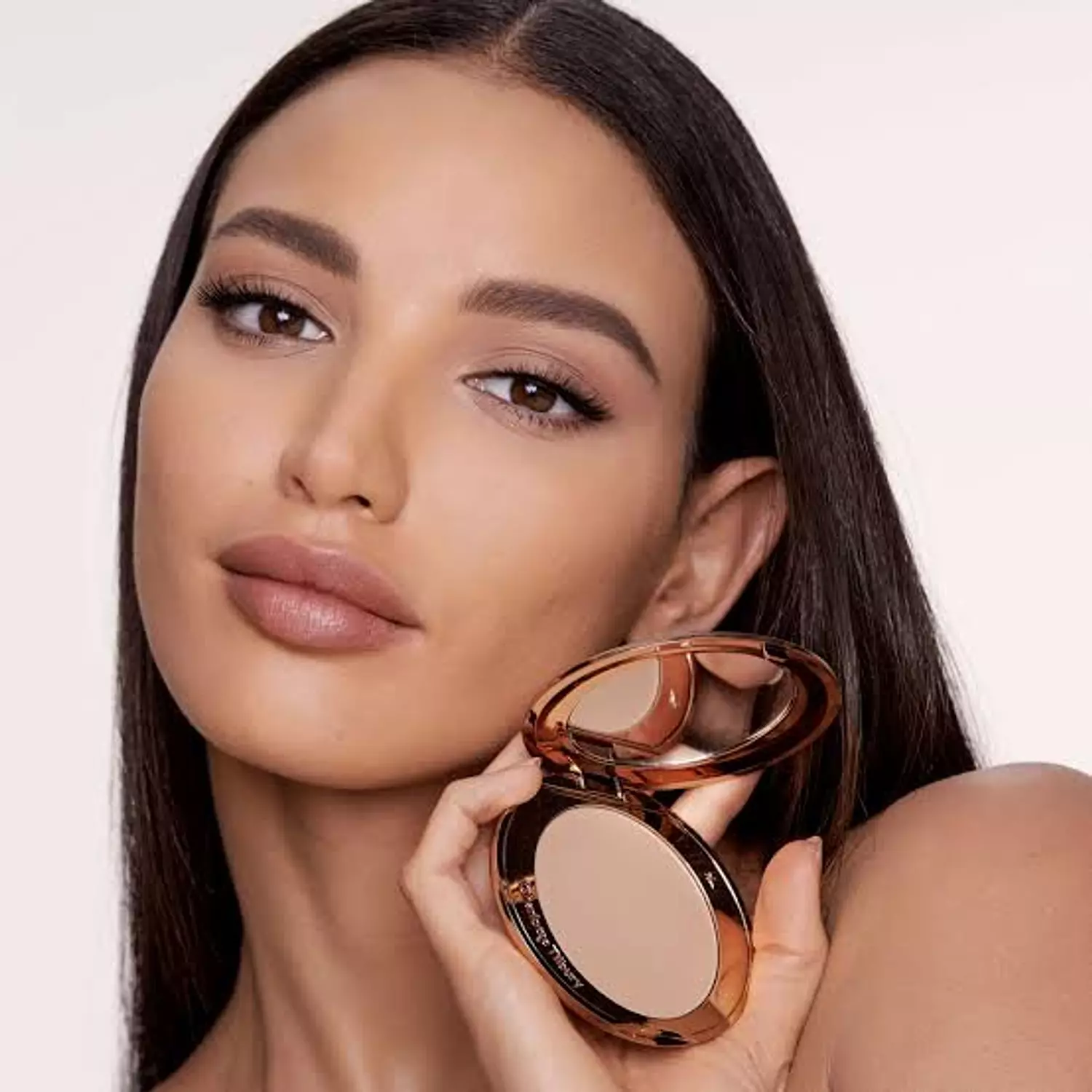  Charlotte Tilbury Airbrush Flawless Finish Skin Perfecting Powder MEDIUM 2 2