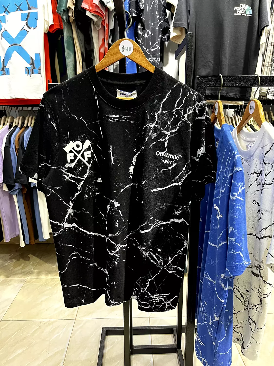 tshirt off white brand image