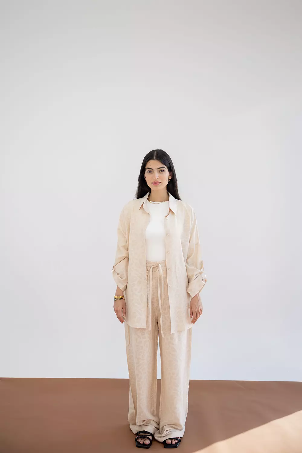 A Female Roar set in beige image