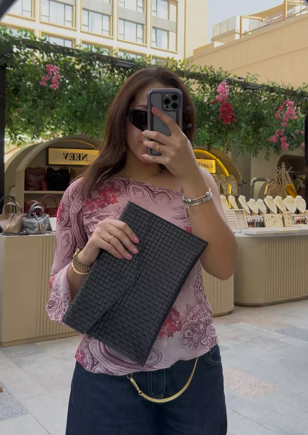 VeeV Black Clutch 2
