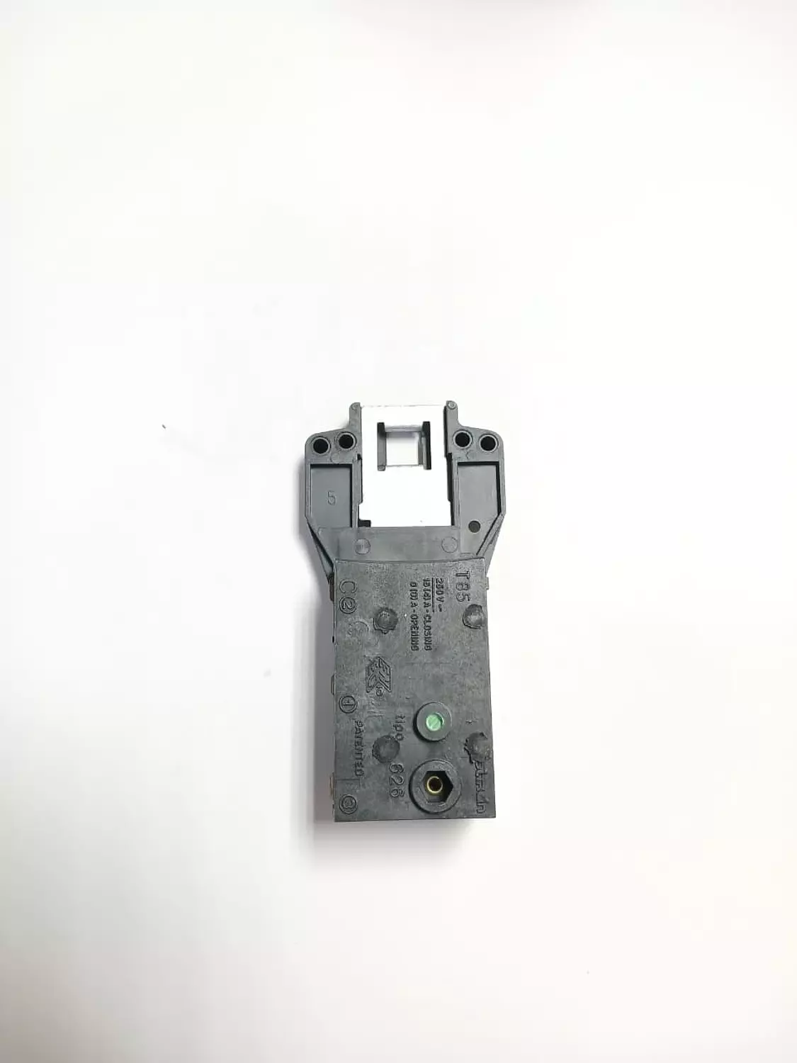 لوك زانوسي  image