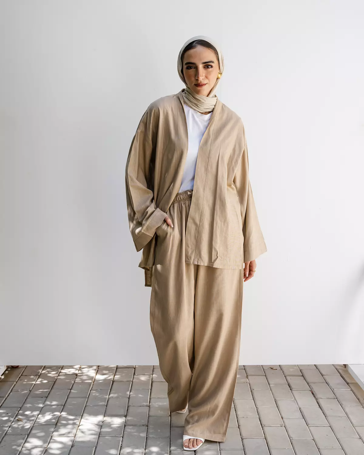 <p style="text-align: center">Linen set in Beige</p>