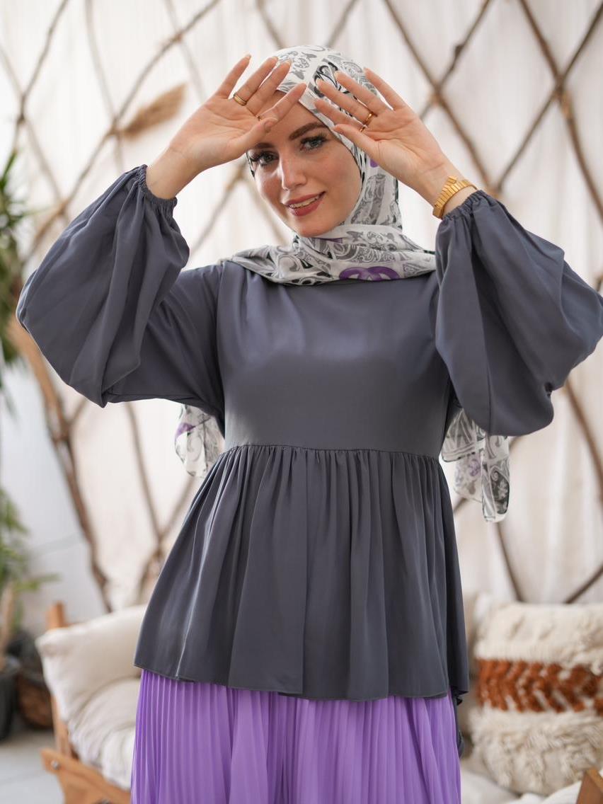 <p><strong>BLOUSES</strong></p>