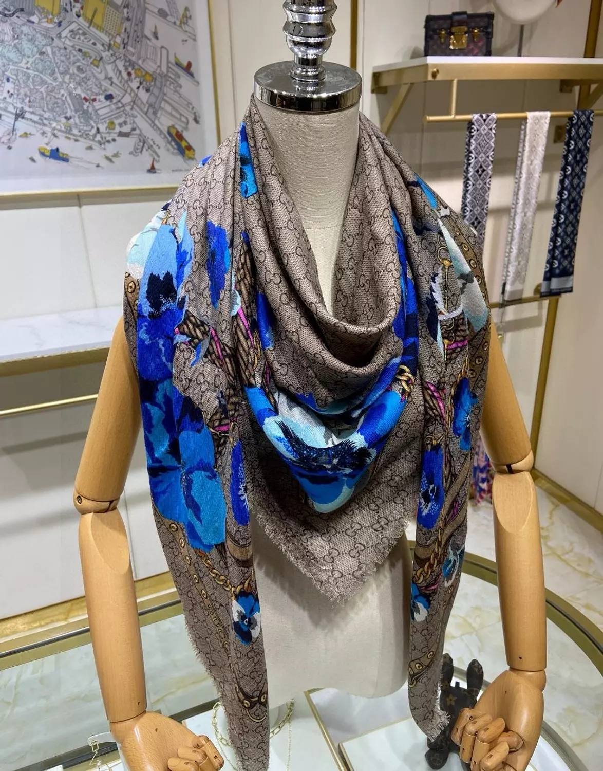 Gucci scarf   3