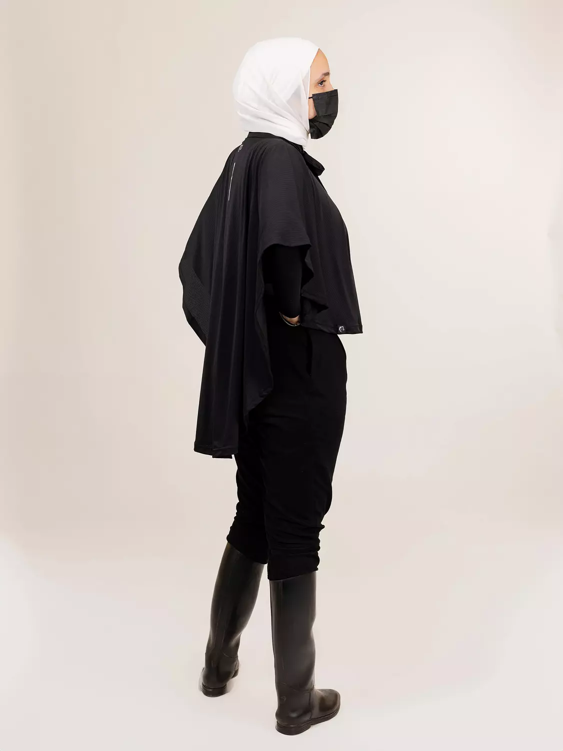 Lady Long Sports Cape 3