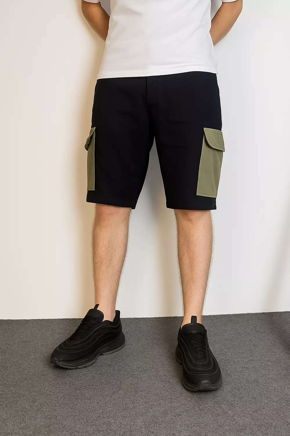 Jeans short _CARGO_ black (green) _original fit image