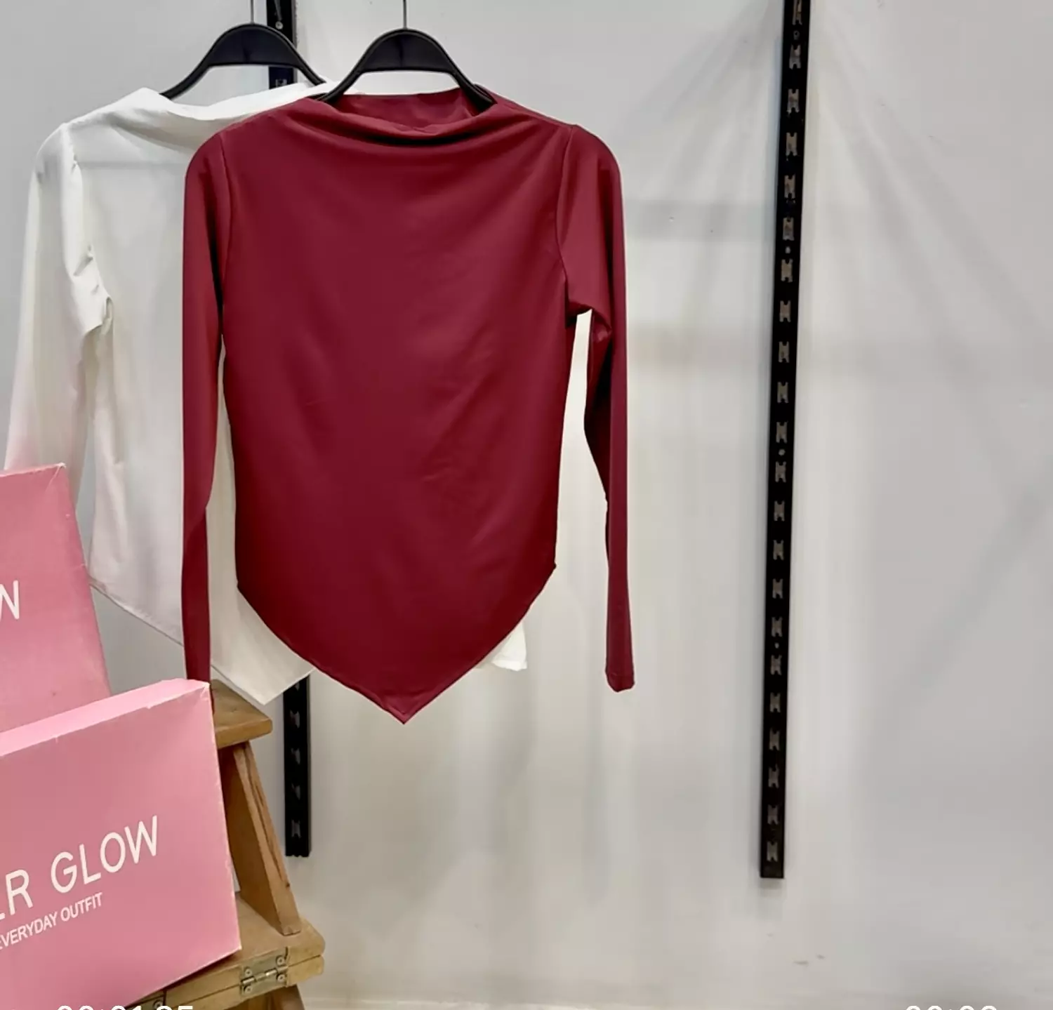 Triangular tip long sleeves top 2
