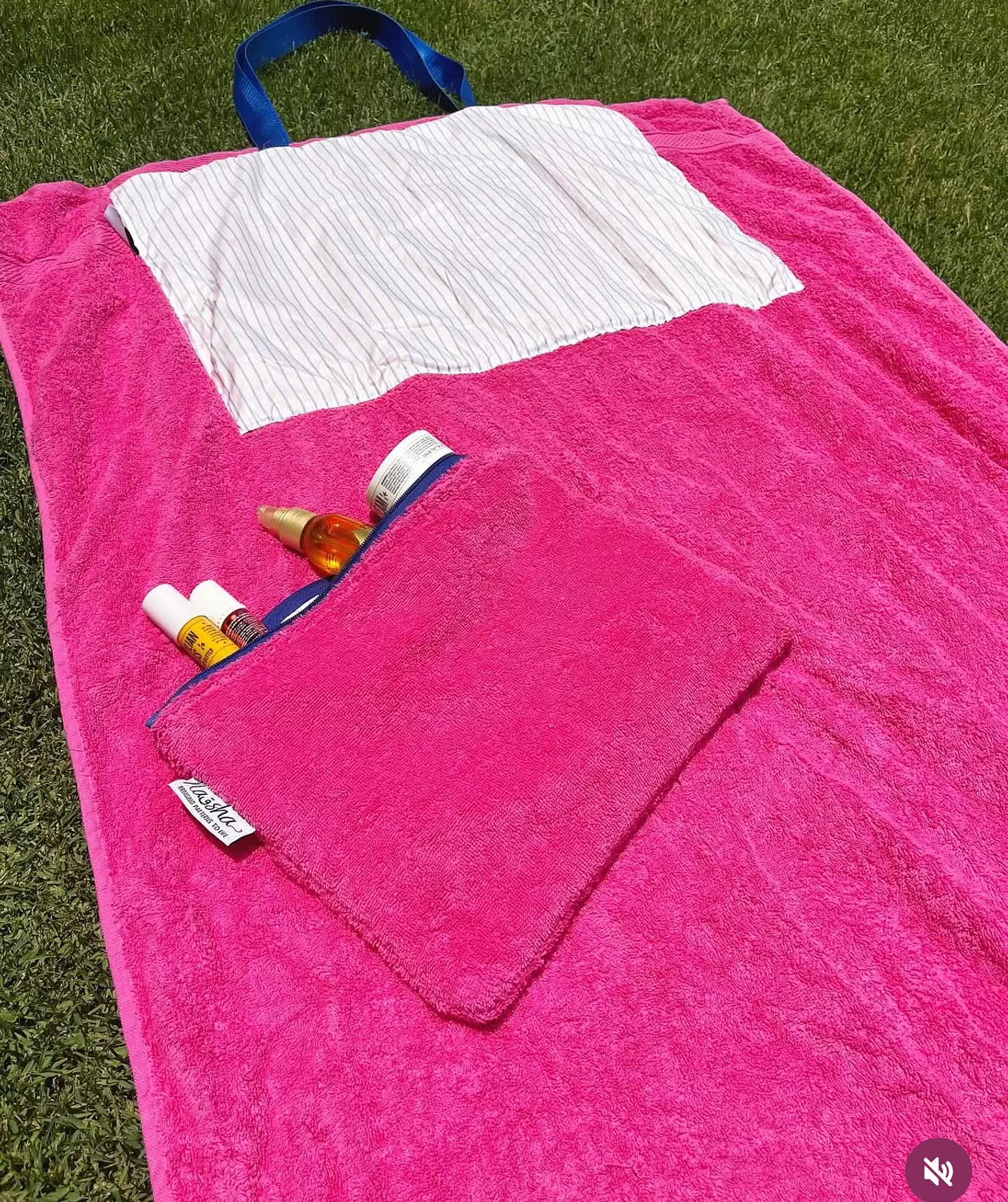 Fuchsia Foldable Towel Tote 1