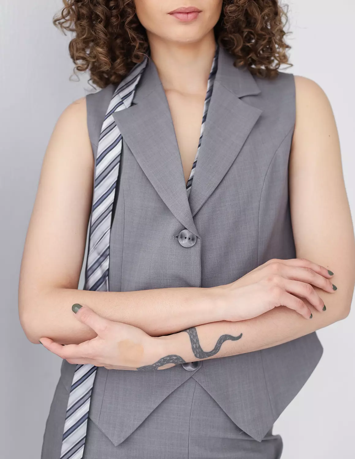 Gray Breeze cropped vest  6