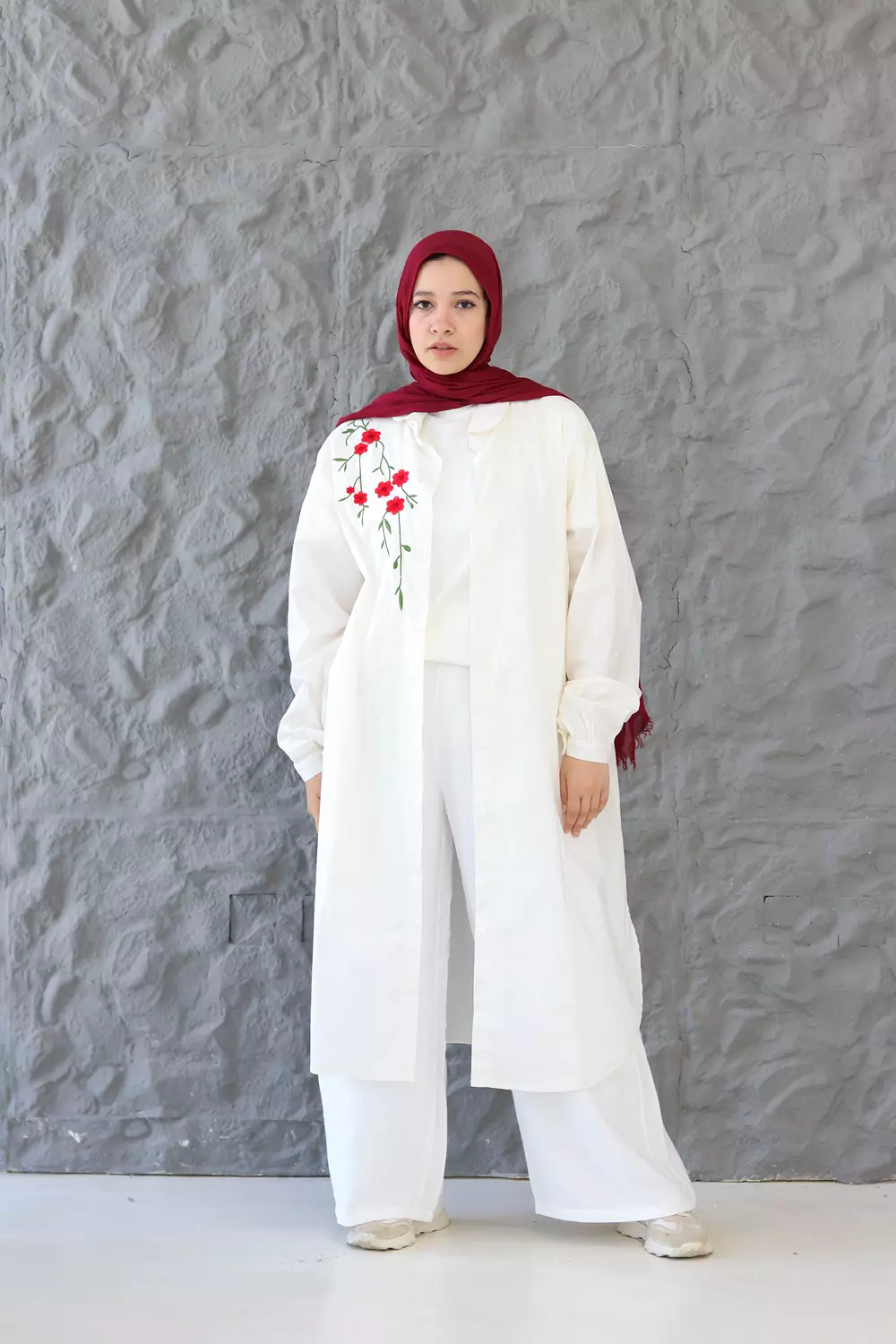 Flurry Embroidered Poplin Cotton Long Shirt in White 2