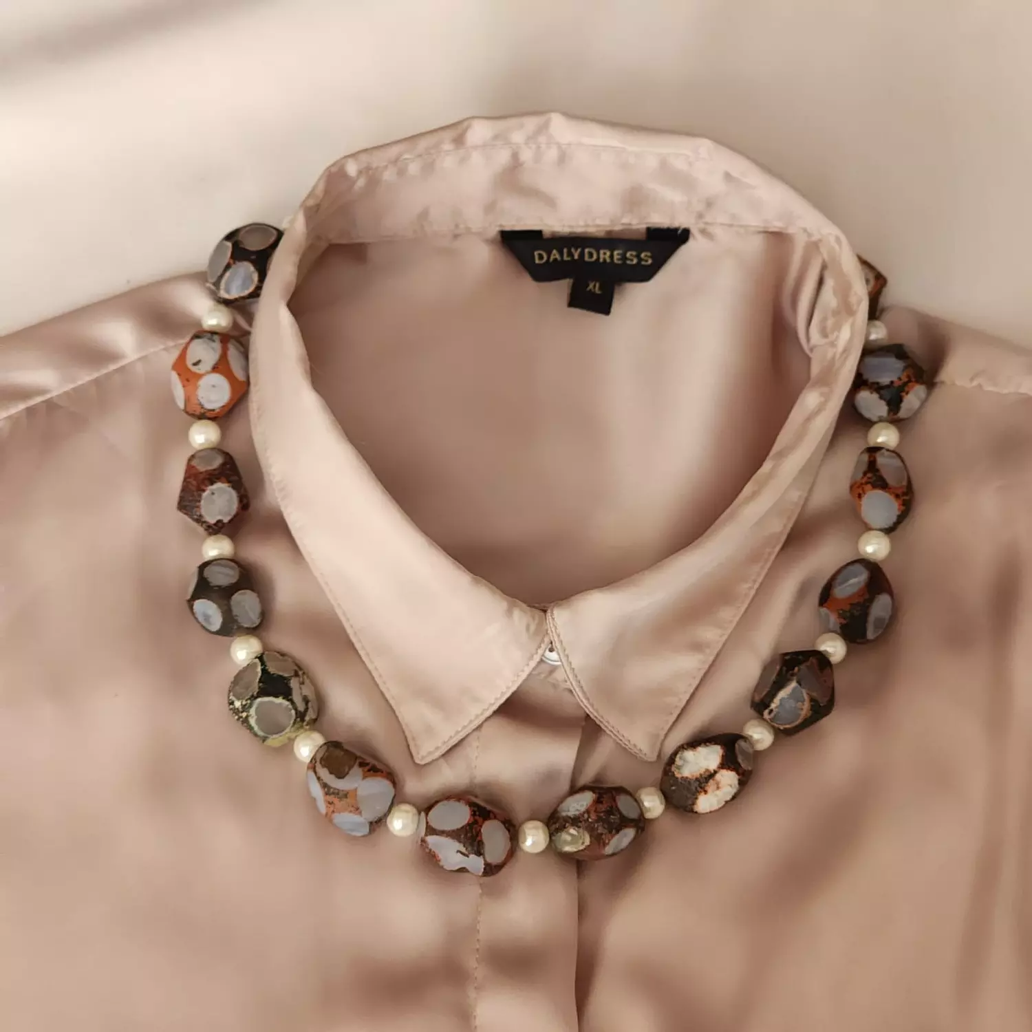 Dessert dots necklace  image