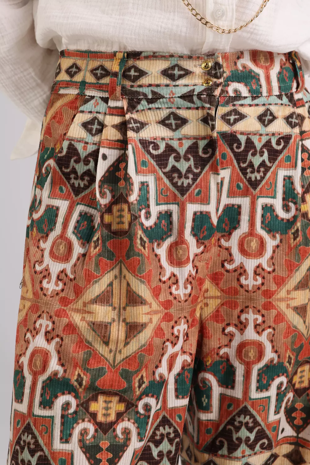 <p style="text-align: center"><span style="color: #a1895f"><strong>Vel-lux-Pants "Camel"</strong></span></p>