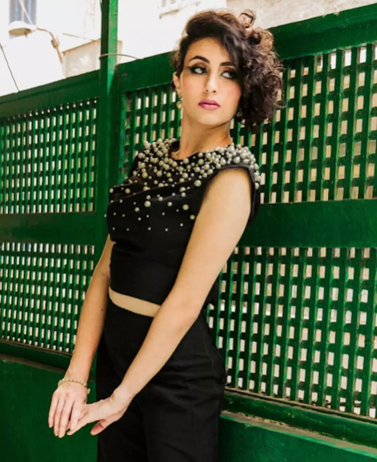 Black embroidered tailleur.  2
