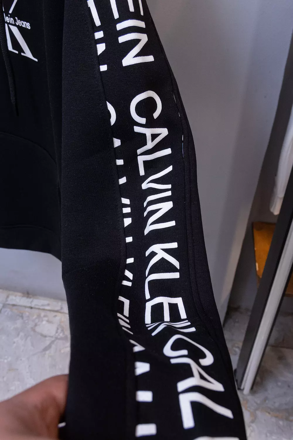 CALVIN KLEIN HOODIE \ 1750 5