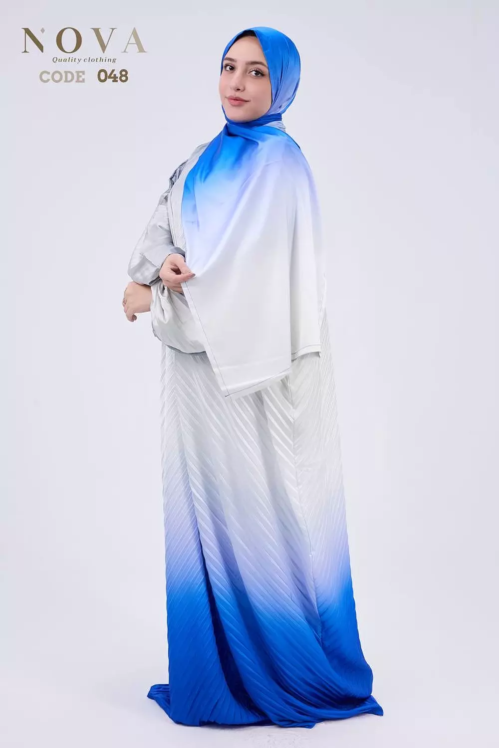 Royal blue gradient pleated 1