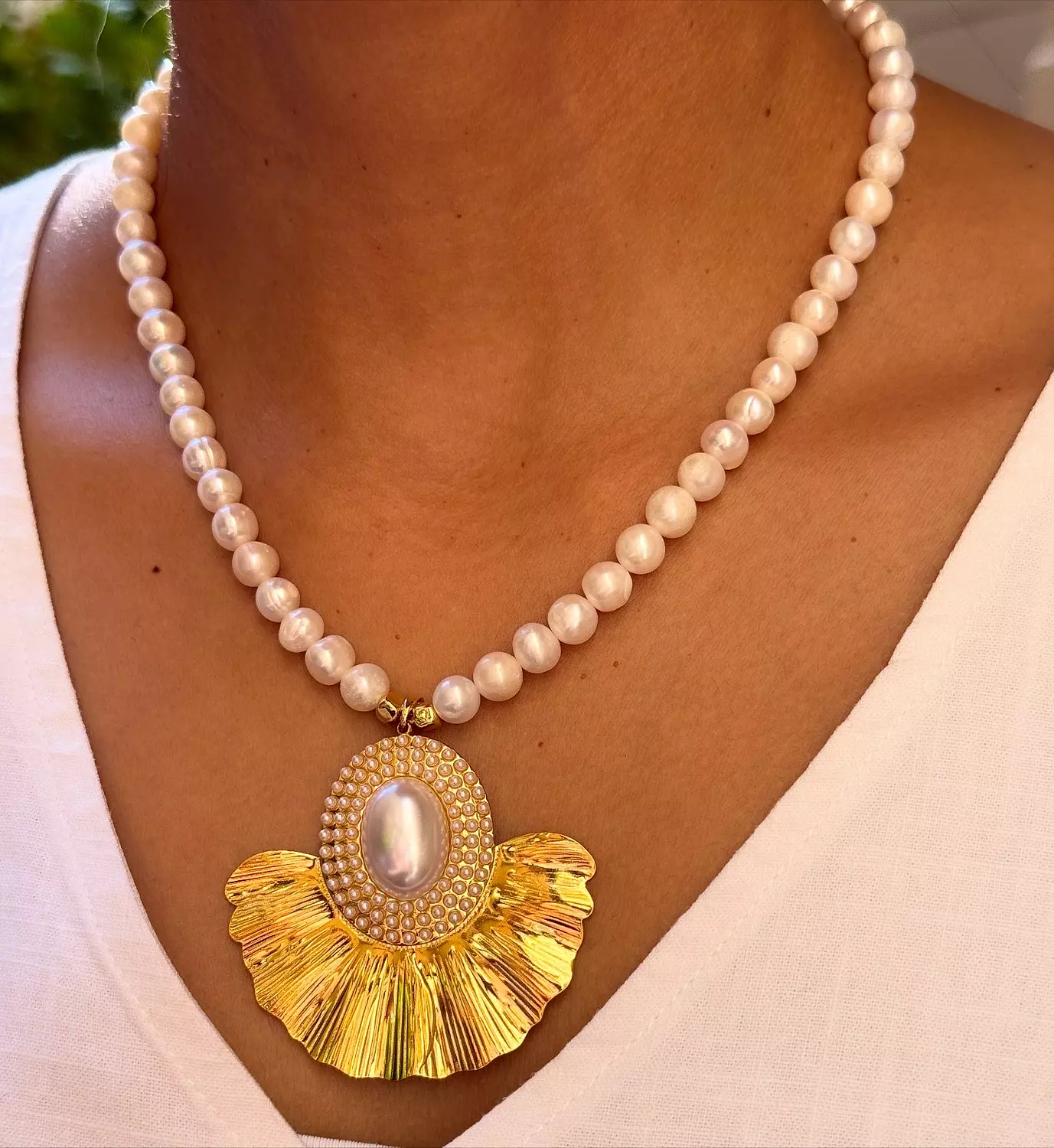 Mother of Pearls image