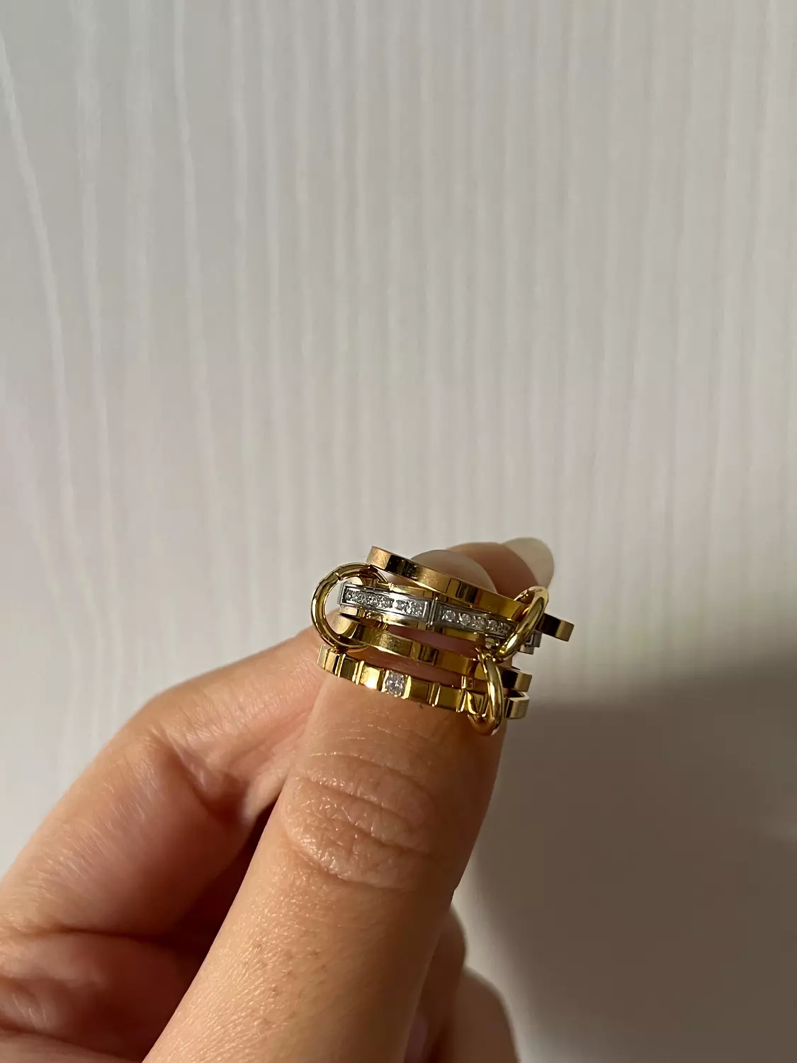 <p style="text-align: center"><span style="color: rgb(64, 81, 73)">Zaad</span></p>