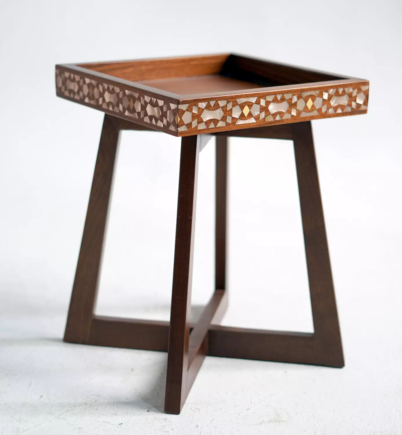Qijmas side table 2