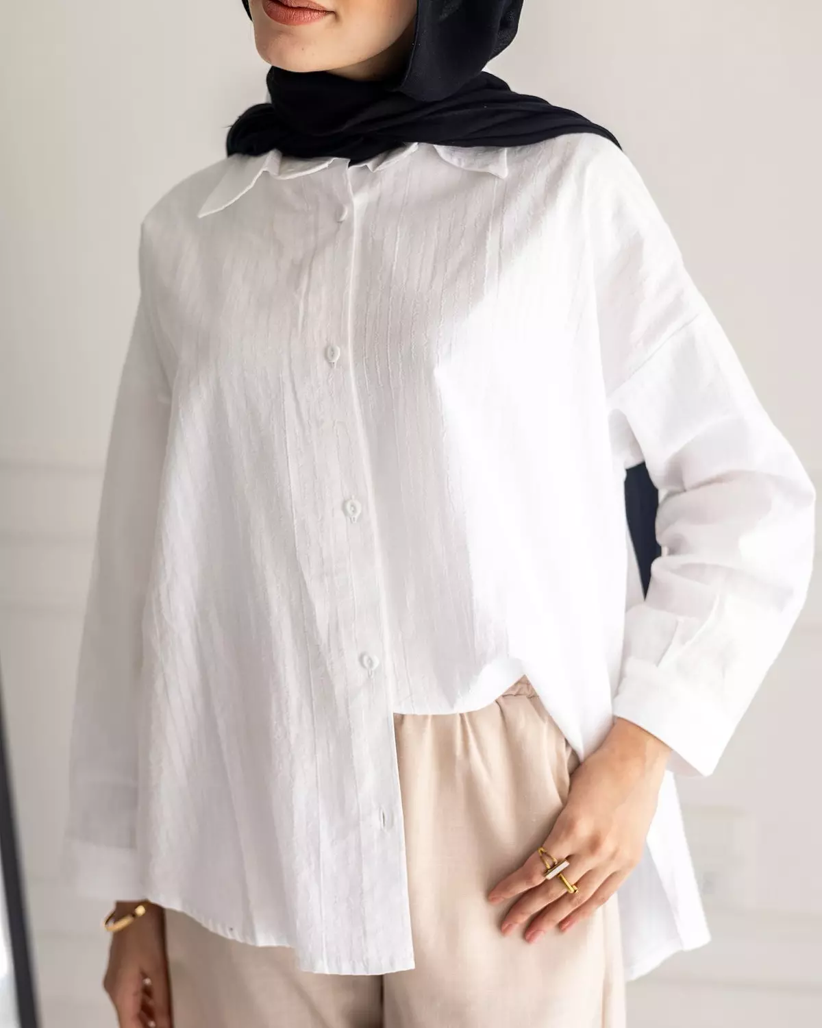 White long basic shirt 2
