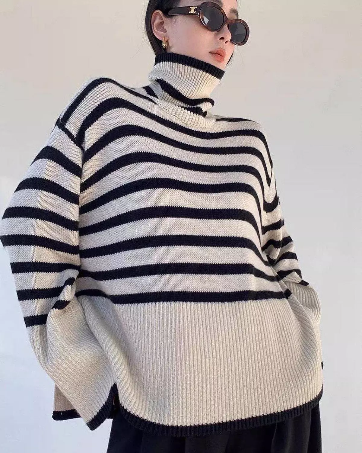Striped pullover  5