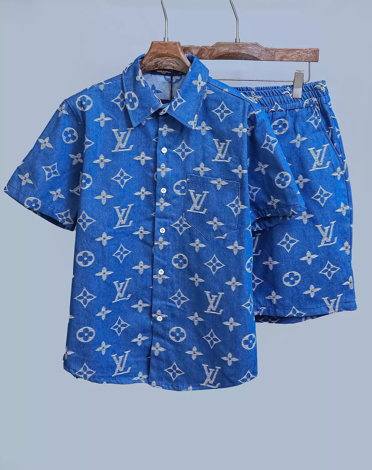 LOUIS VUITTON SUIT 1 image